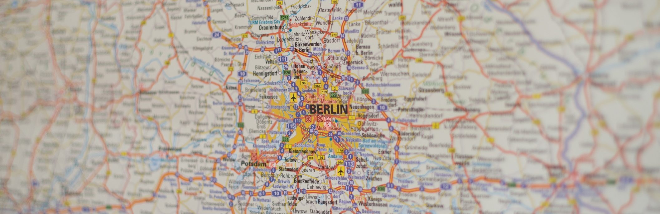 Zu sehen ist eine Strecken- und Linienkarte von Berlin.